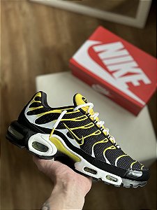 NIKE AIR MAX PLUS “Tour Yellow”