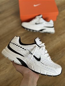 NIKE INITIATOR