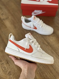 NIKE COURT BOROUGH 2 (branco/laranja)