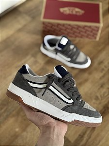VANS HYLANE