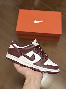 NIKE DUNK LOW GS (branco/vinho)