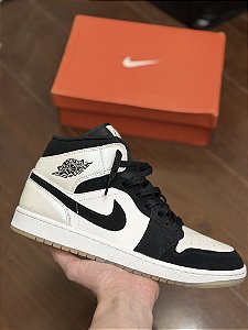 JORDAN 1 MID “Diamond”