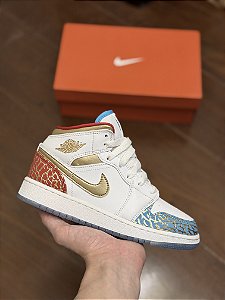 AIR JORDAN 1 MID GS “NC to Chicago”