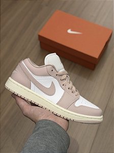 AIR JORDAN 1 LOW “Pink Oxford”