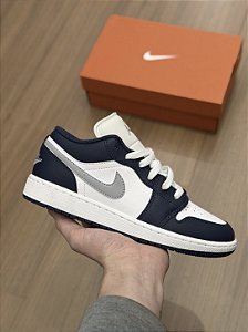 AIR JORDAN 1 LOW (GS) “Midnight Navy Wolf Grey”