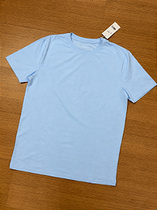 CAMISETA SLIM FIT (azul bebê)
