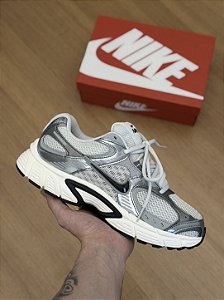 NIKE V5 RNR (smoke grey)