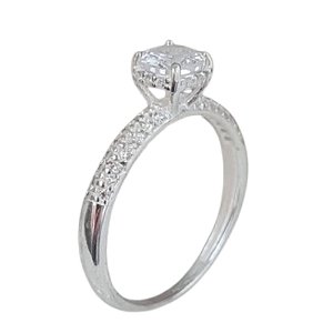 Anel Solitário Luxuoso de Prata 925