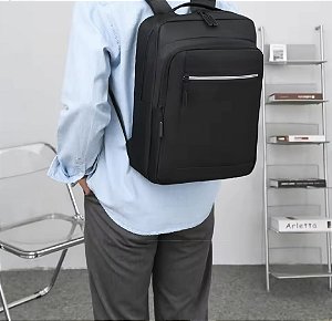 Mochila Executiva com Design Moderno e Material Resistente