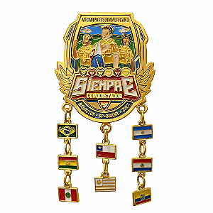 PRENDEDOR/SUJETADOR - VI CAMPORI DSA: SIEMPRE CONQUISTADOR 2027 - CON BANDERITAS - OFICIAL