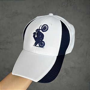 Boné aba Curva Bordado XT660 - Branco com Azul Marinho