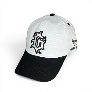 BONÉ GRAU E CORTE 244 - BRANCO COM ABA PRETA *fecho fivela*