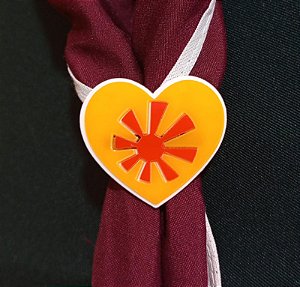 PRENDEDOR ACRÍLICO CORAÇÃO LUMINARES