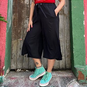 Calça Lisa Básica Pantacourt