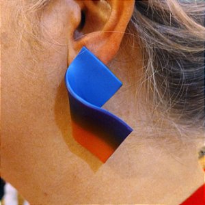 Brinco Faces Sinuosidade