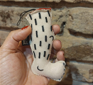 Chaveiro Boneco Perna Cabeluda