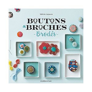 Broches et boutons brodés