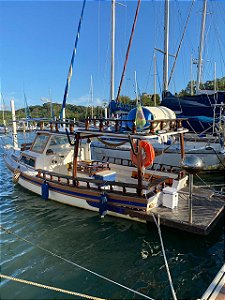 Lancha: Artesanal 270 MWM (2021)