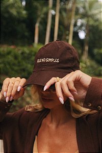 BONÉ FELIZ NO SIMPLES