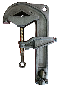 RG3369 - Grampo de aterramento para subestações