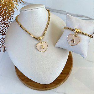 Conjunto Folheado Ouro 18k Colar e Pulseira Letra Inicial Coração Resinado