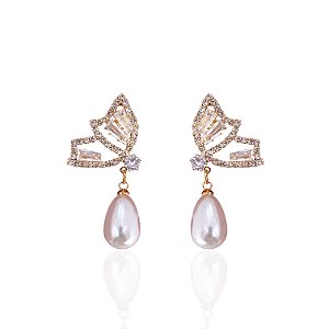 Brinco Folheado Ouro 18k e Prata 925 Borboleta Cravejada Pérola
