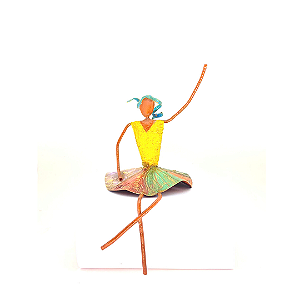 Escultura de Ferro Bailarina Sentada