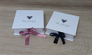 Caixa para debutante tamanho 15x15x4,5cm