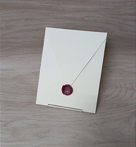Envelope Vertical de Bico na cor Marfim - lacre de cera vendido separadamente