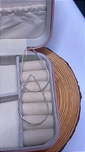 Argola Gota Meia Cana 4,9 cm em Prata