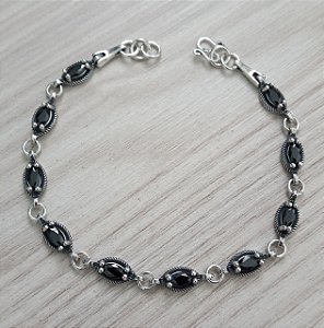 PULSEIRA DE PRATA DELICADA COM ZIRCÔNIAS NAVETES NEGRAS