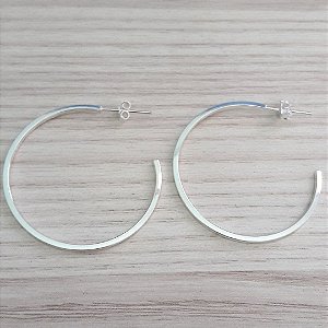 Brinco Meia Argola De Prata Fio Quadrado 3,8 Cm – Joia em Prata 925 de Qualidade