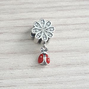 Berloque De Prata Margarida Com Micro Zircônias E Joaninha – Joia em Prata 925 de Qualidade