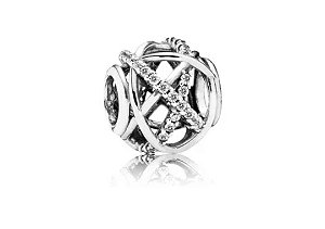 Berloque De Prata Cristais Cravejados – Joia em Prata 925 de Qualidade