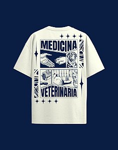 Camisa Oversized - Medicina Veterinária - Recortes - Off White