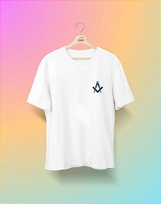 Camisa Universitária - Arquitetura e Urbanismo - Pixel Art