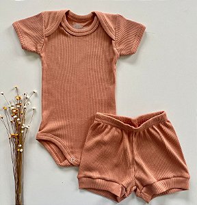 Conjunto Body e Shorts Canelado Pink Tamanho 1 a 3 - Roupa de Bebê do  Tamanho RN ao 3