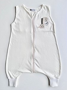 Saco de Dormir Infantil com Pezinho em Malha 100% Algodão Cor Off Liso Bordado Dino