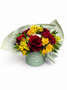 Box Radiante Rosas Colombianas, Alstroemérias & Vela Aromática Luxo