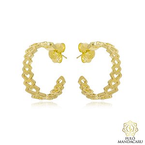 Argola meio brinco tipo coração perfuradas