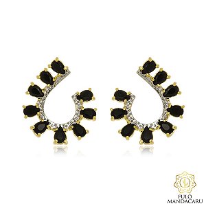 Brinco com diversas pedras ovais