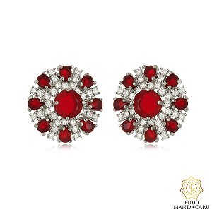 Brinco Floral com Pedras Vermelhas – Banhado em Ródio Branco | Fulô Mandacaru