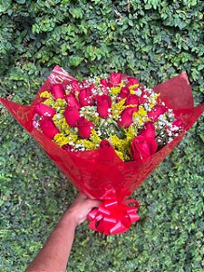 Buquê de Rosas no Papel Love