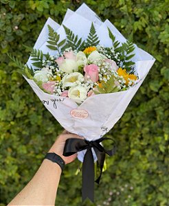 Buquê de Tulipa Girassóis e Rosas