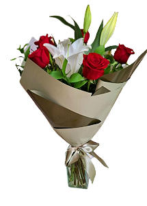 Buquê com rosas importadas e lírio