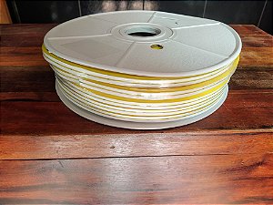 A Led Neon Flex 12V Amarelo, 01 metro corte a cada 2.5 cm 14W por metro.