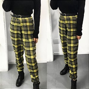 calça mom xadrez
