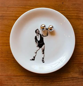 Prato de 19cm Halterofilista em preto com esfera