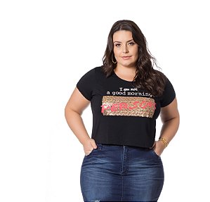 Blusa Plus Size Cropped Preta Com Estampa Frontal