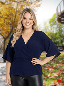 Blusa Feminina Transpassada Mangas Amplas 3/4 em Dunas Plus Size